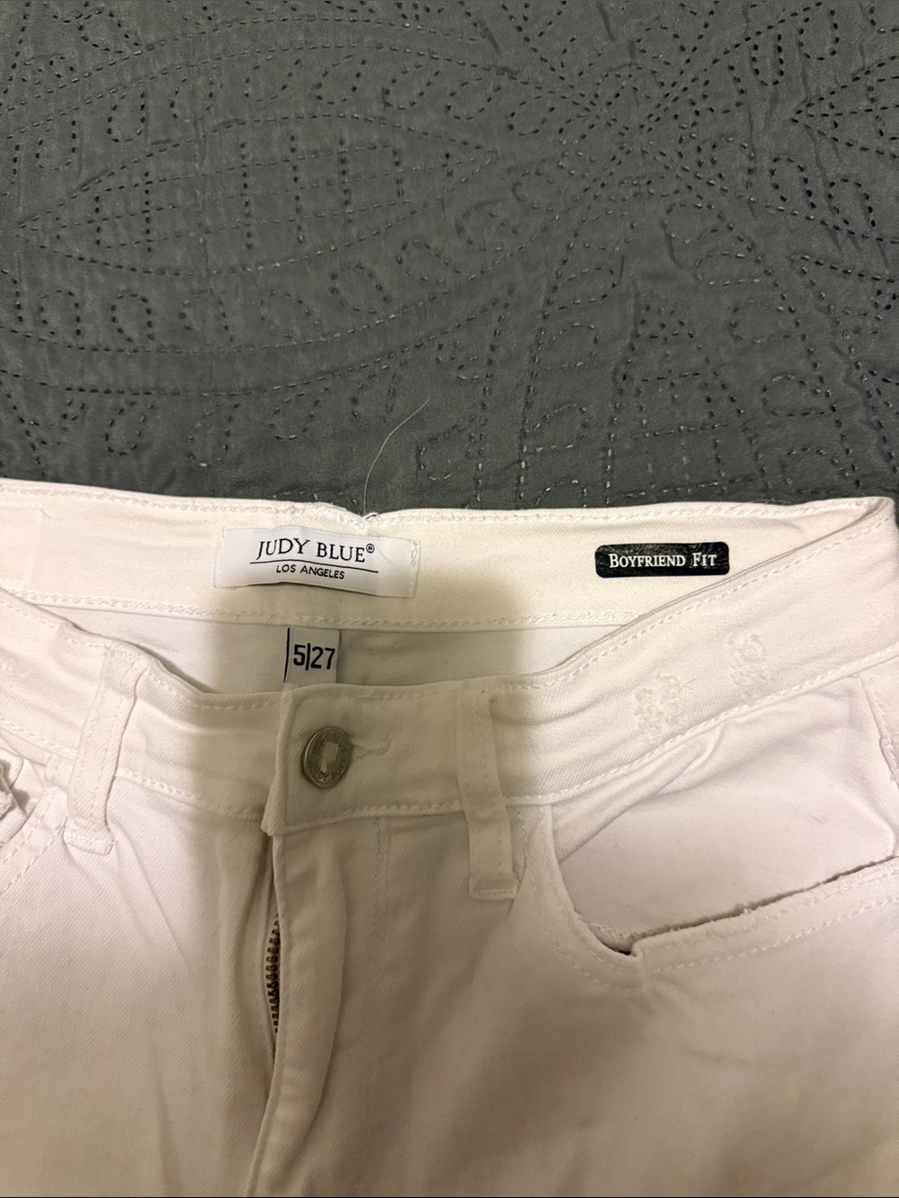 NWOT Judy Blue White Boyfriend Distressed Jeans - Picture 3 of 7